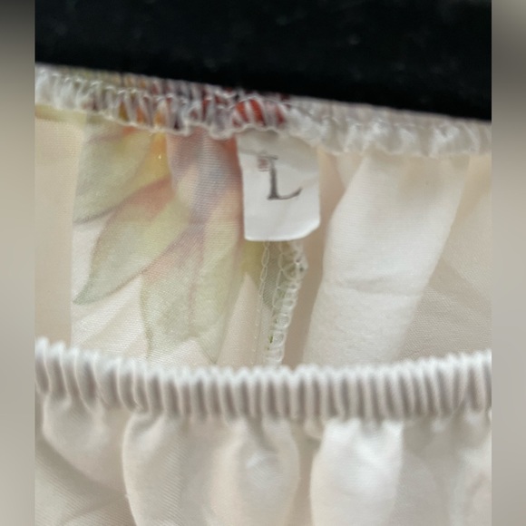 Peasant Dress in Size Large with yellow sunflowers 🌻 over a white background. - Picture 5 of 10